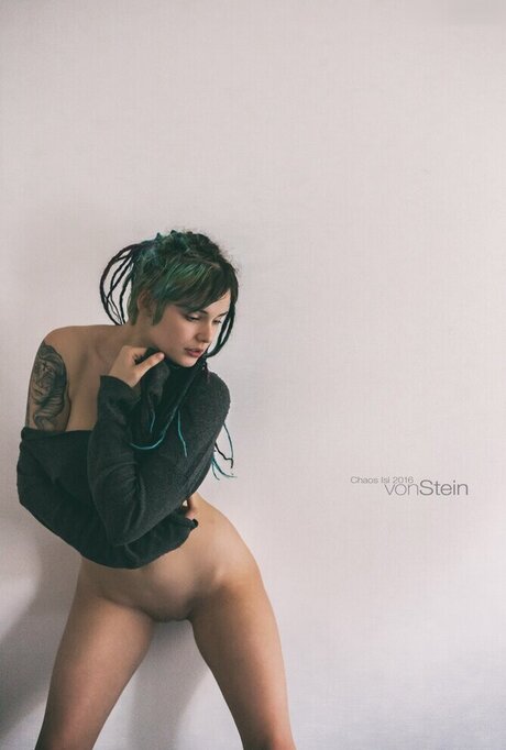 Chaos Isi model xxx photo