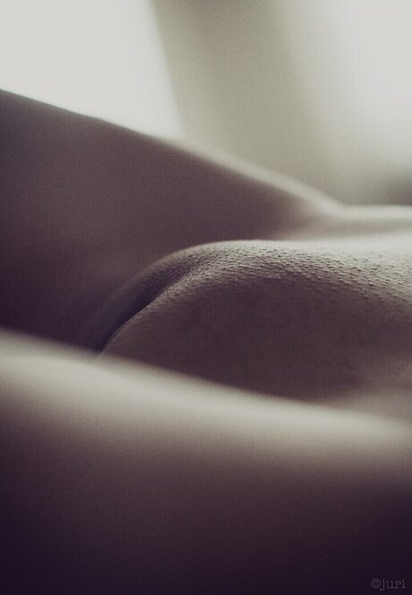 Chaos Isi high quality actress images