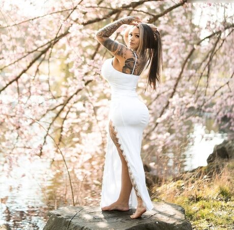 Stifflersmom model sex photo