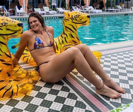 Ilona Maher nude star images