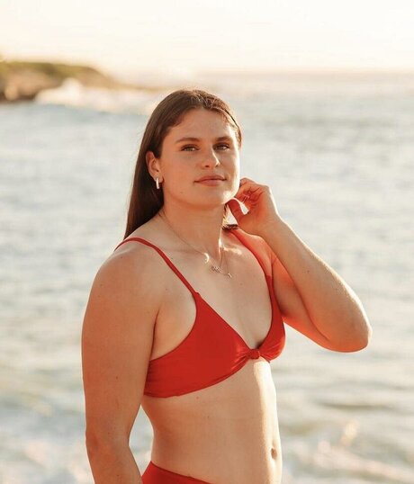 Ilona Maher nude model gallery