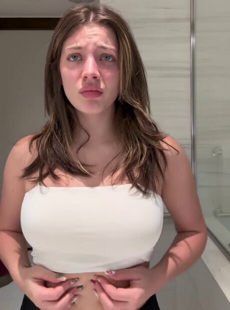 Leyla Afshonkar model pornographic pic