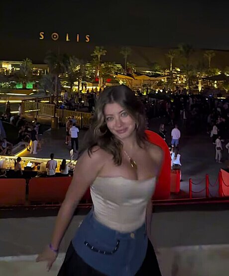 Leyla Afshonkar art model gallery