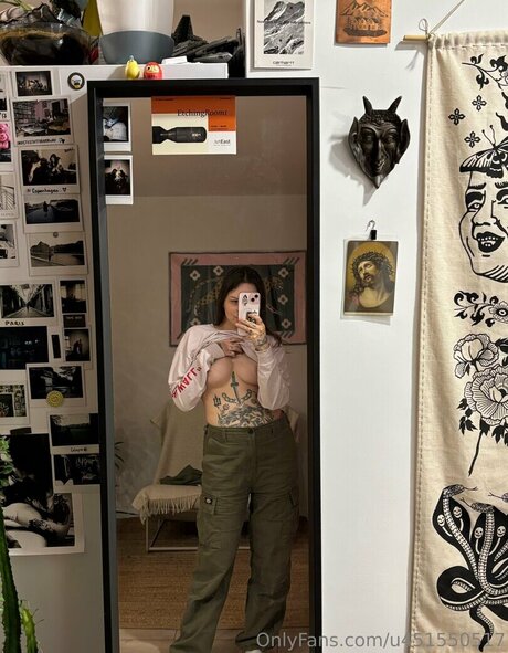 queenbellatrixx erotic star pic