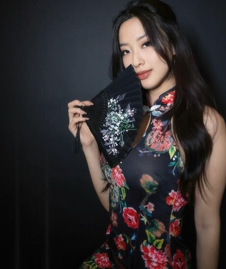 Winnie Chang model erotic image