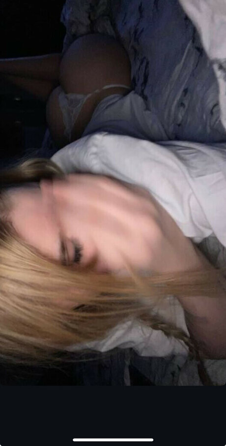 maya zrv pornstar naked photos