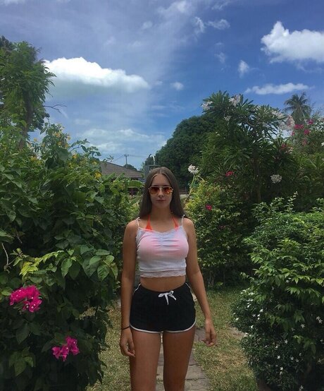 Larissaxra model sexy image