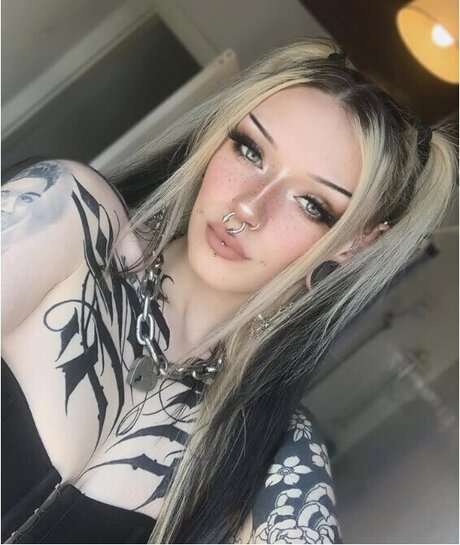 Em Bearshaw high quality model pictures