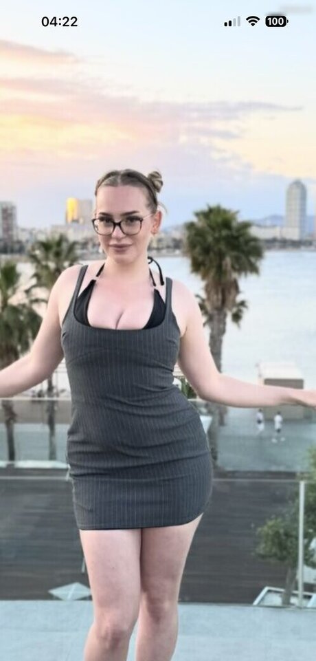 Dr Santi nude model pics