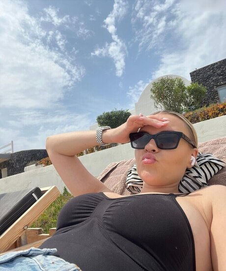 Dagi Bee nude pornstar image