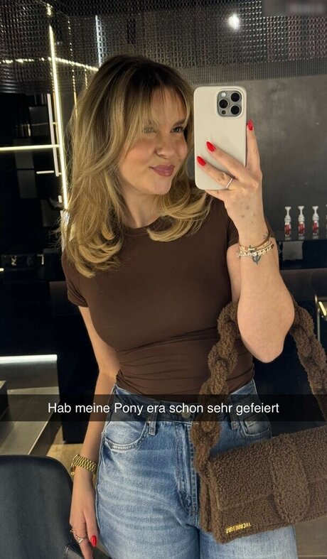 Dagi Bee sexy pornstar images