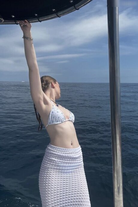 Yana Clare pretty pornstar image