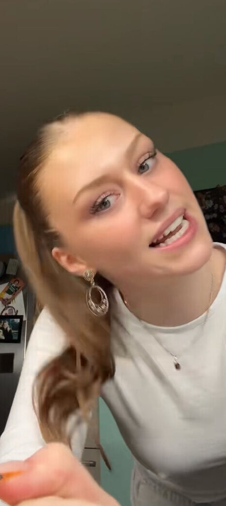 Yana Clare art actress photo