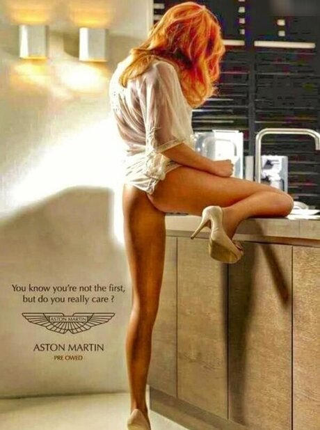 Werbungen nude pornstar pic