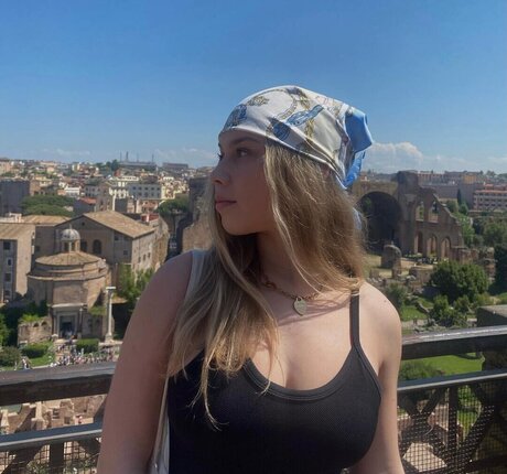 celinajoyy star xxx photo