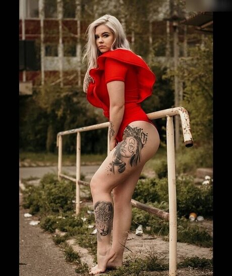 Tizeax top model pictures