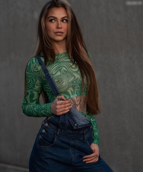 Tizeax porn model photos