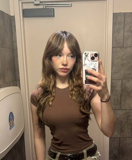 finseaa pornographic model img