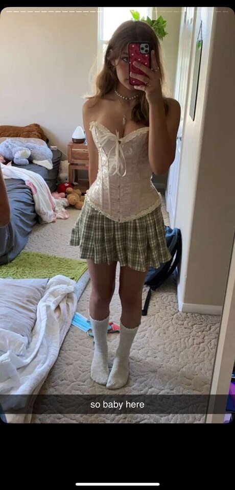 Sara Dobrik pornstar sexy img