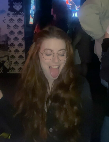 Fiona Cauley model exclusive image