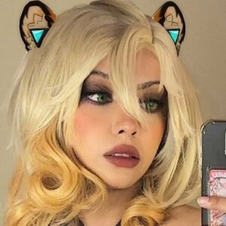 Brokuroos xxx model photo