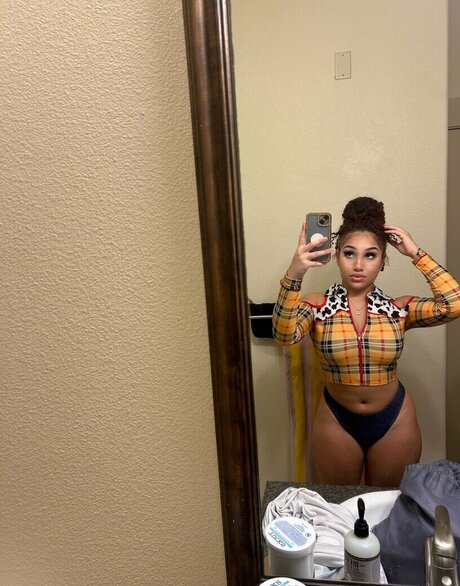 _hazelsent_ naked model pics