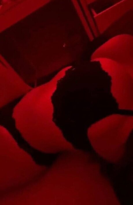 Sude Beren Ataselim erotic star photos