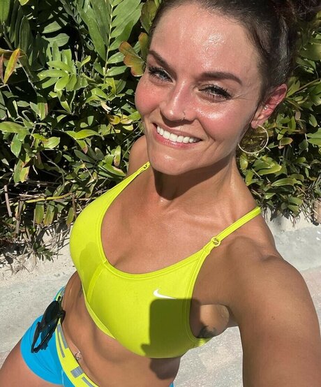 Julie Felton pornstar exclusive image