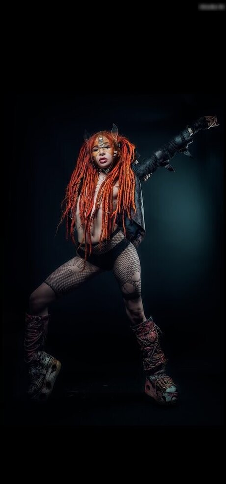 Mary Deweirdo model image