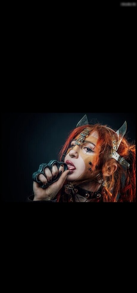 Mary Deweirdo pornstar naked photo