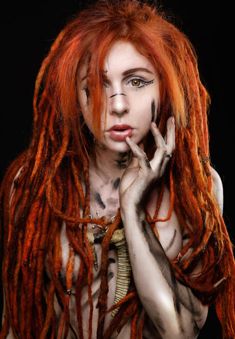 Mary Deweirdo star nude photos