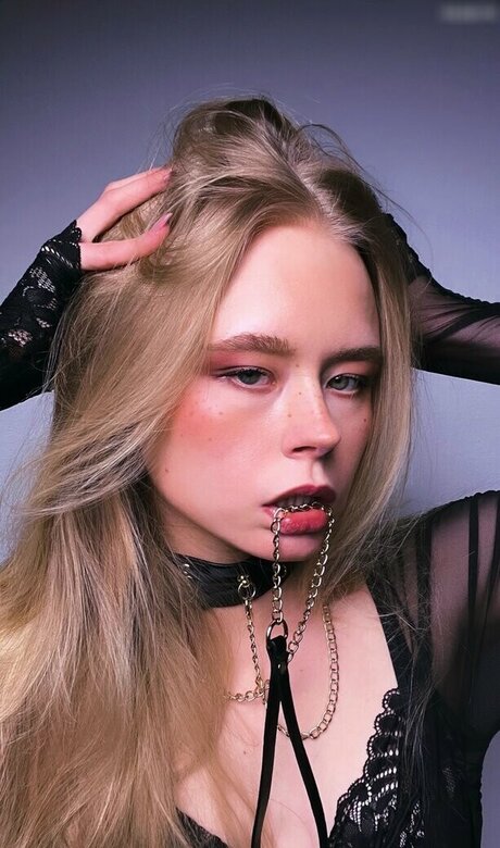 Marieejoan model nudes pic