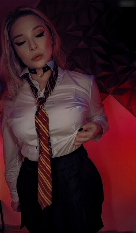 neeviliciouz xxx star image