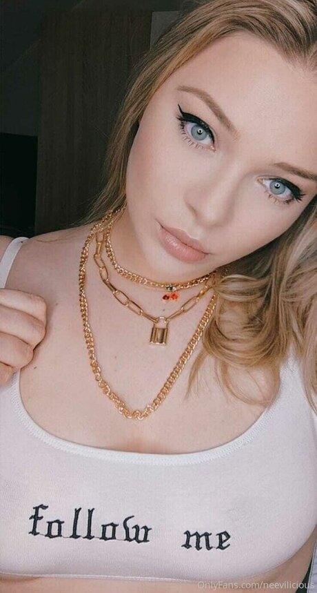 neeviliciouz high quality pornstar picture