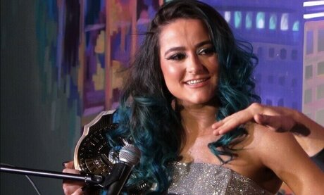 Lyra Valkyria nude pornstar img