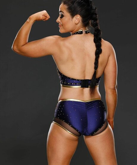 Lyra Valkyria model art images