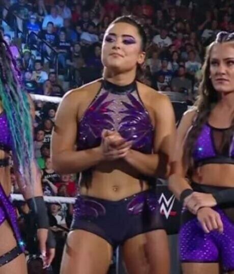 Lyra Valkyria naked star image