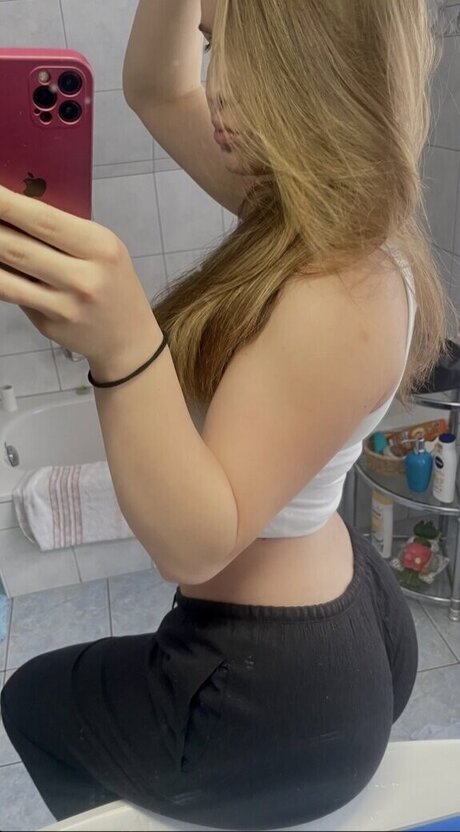 aileen slf pornographic actress image