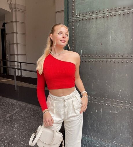 Vallixpauline art model archive