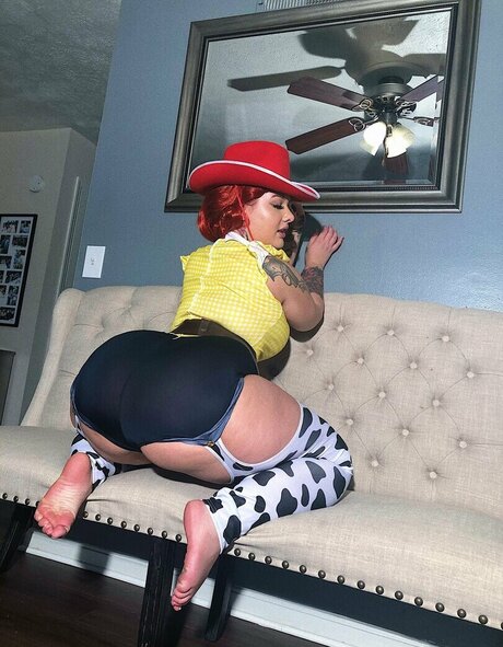 Shainarae model beautiful img