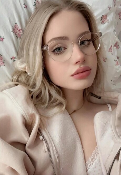 Ambieanne naked pornstar pic