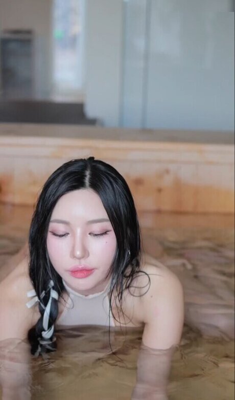 Donggeuran hot pornstar gallery