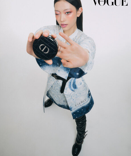 Haerin naked model pics