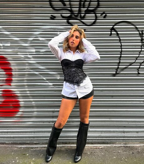 Rosie McClelland star porn pics