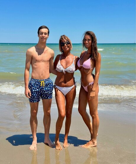 Claudia Magnabosco naked actress archive