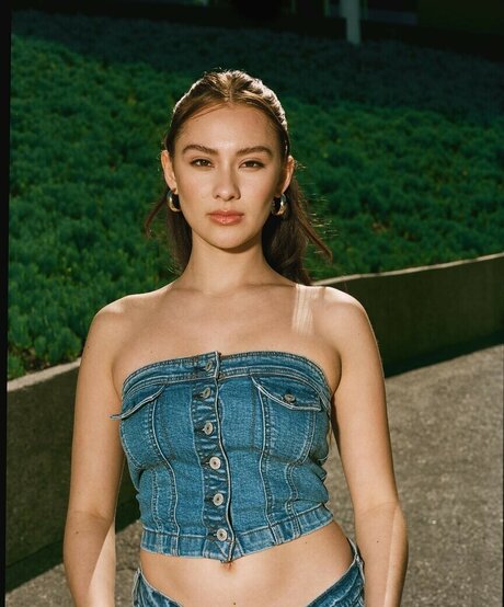 Lola Tung naked actress galleries