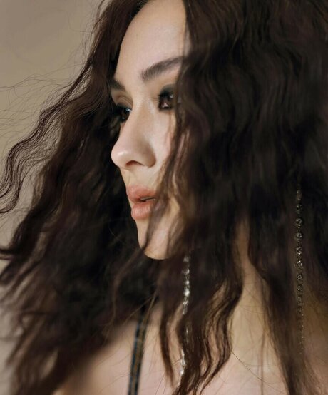 Lola Tung actress gallery