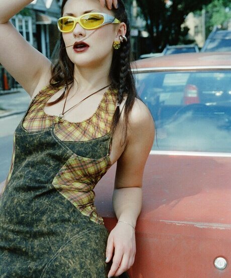 Lola Tung model exclusive picture