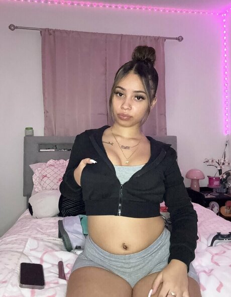 Nyah Marie hot pornstar gallery