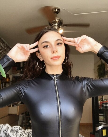 Madixvictoria pretty pornstar pictures